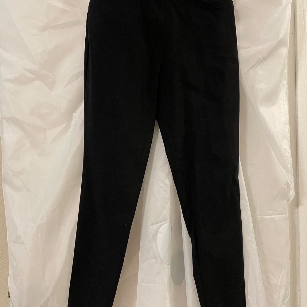 Stretchy leggings. Color black. Like new. Size small.